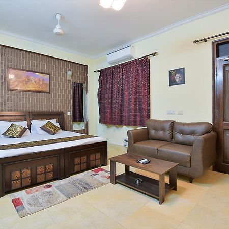 Studio Serviced Apartments Near Fortis Hospital Gurgaon Buitenkant foto